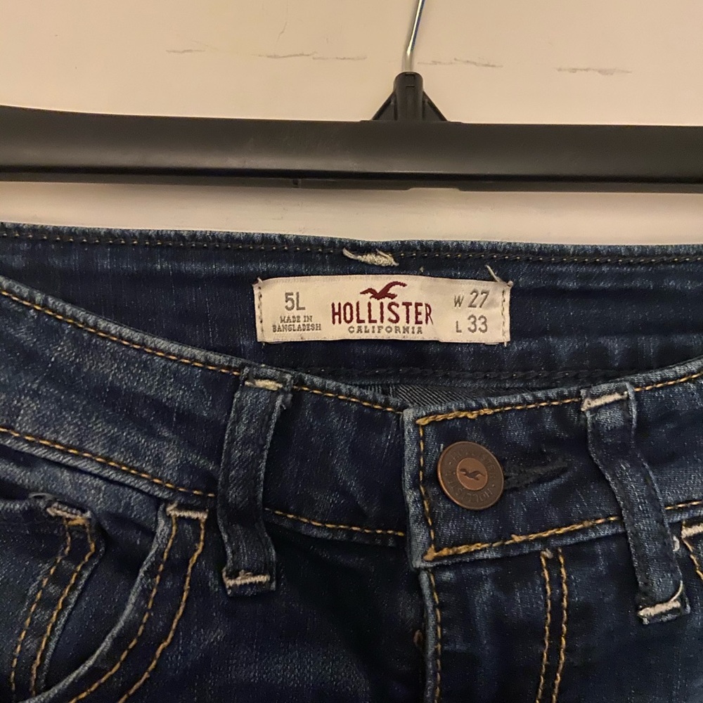 DARK WASH SKINNY JEANS